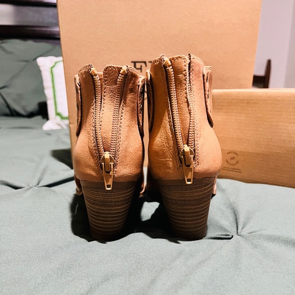 Frye & Co open toe boots - Picture 7 of 9